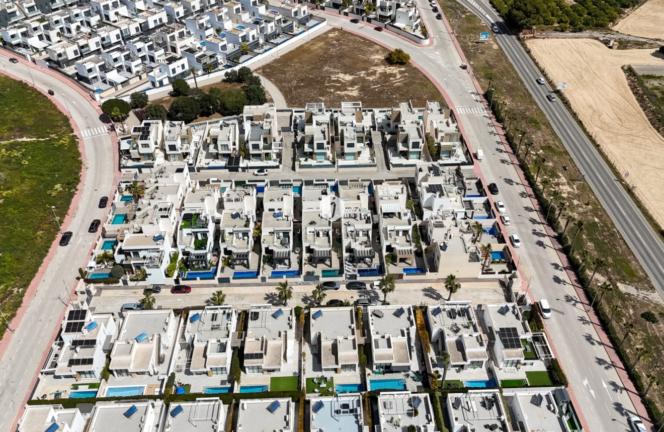 Tweedehands - Villa -
Ciudad Quesada - Costa Blanca