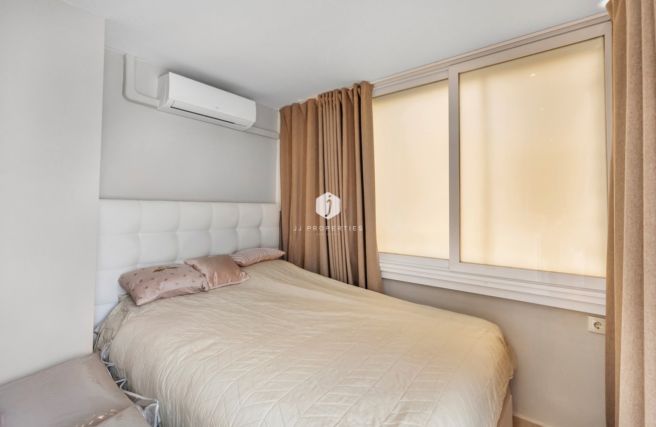 Resale - Apartment / flat -
Torrevieja - Costa Blanca