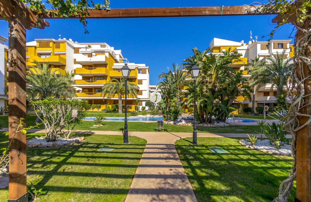Resale - Apartment / flat -
Torrevieja - Costa Blanca