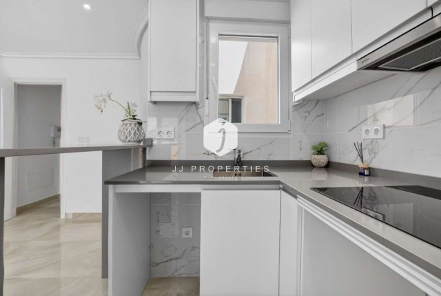 Resale - Apartment / flat -
Torrevieja - Costa Blanca