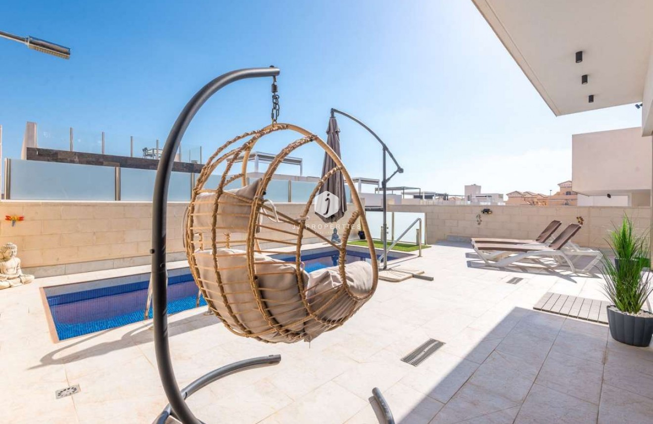 Tweedehands - Villa -
Orihuela Costa - Costa Blanca