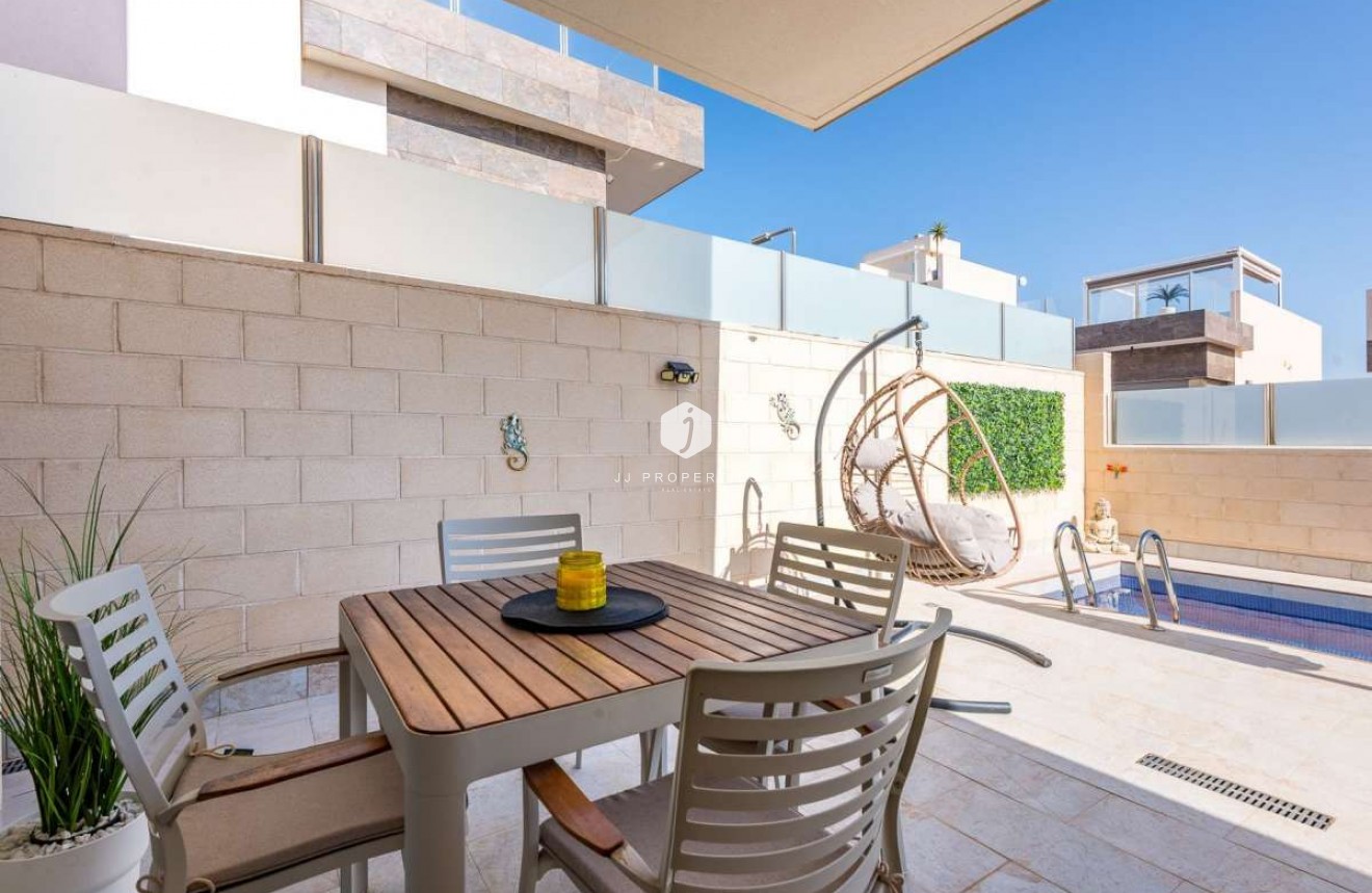 Tweedehands - Villa -
Orihuela Costa - Costa Blanca