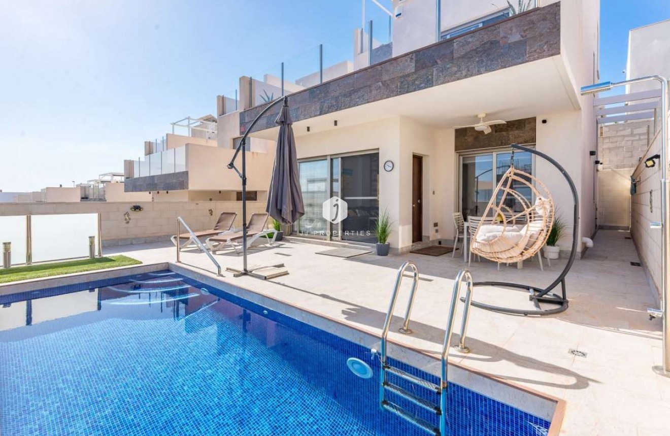 Tweedehands - Villa -
Orihuela Costa - Costa Blanca