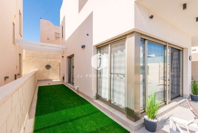 Tweedehands - Villa -
Orihuela Costa - Costa Blanca