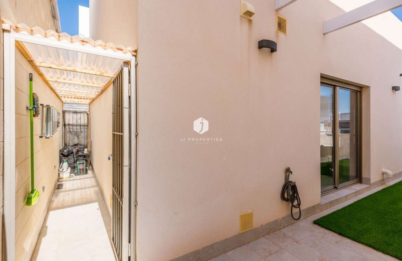 Tweedehands - Villa -
Orihuela Costa - Costa Blanca