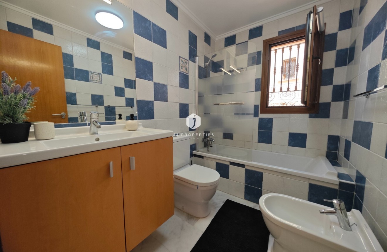 Tweedehands - Appartement / flat -
Algorfa - Inland