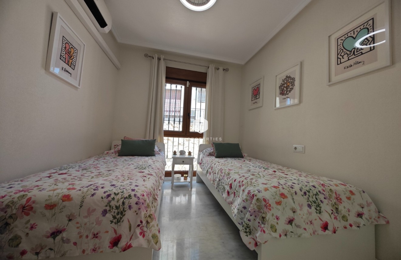 Tweedehands - Appartement / flat -
Algorfa - Inland