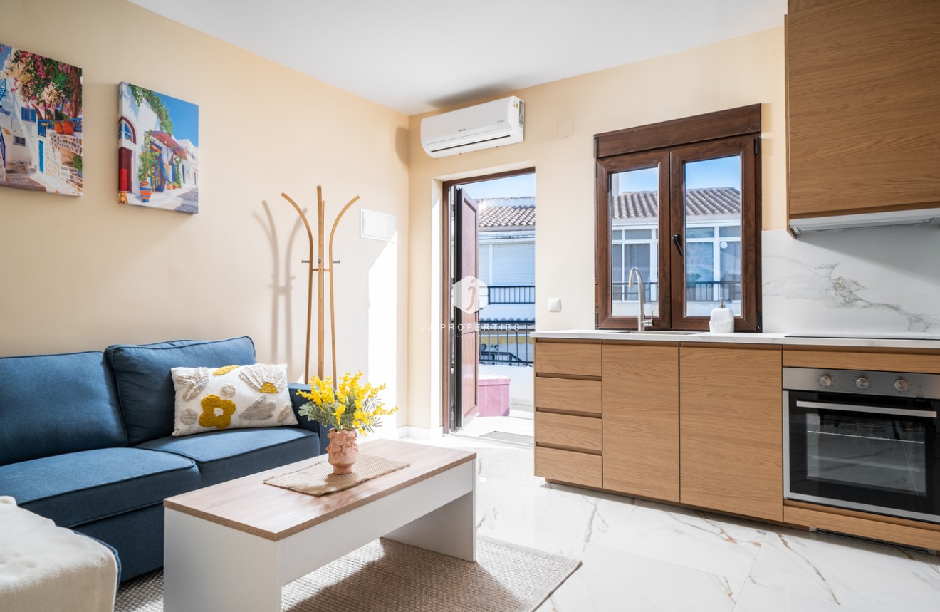 Resale - Apartment / flat -
La Mata - Costa Blanca