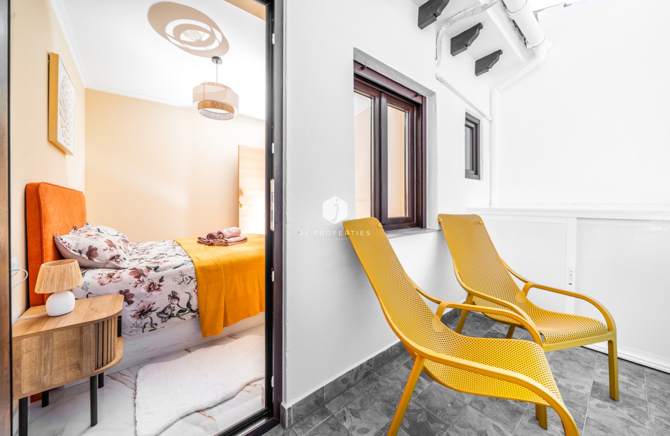 Resale - Apartment / flat -
La Mata - Costa Blanca