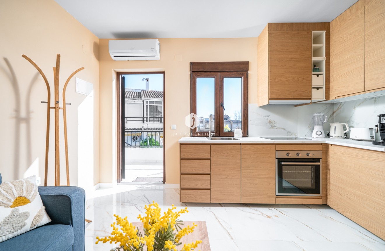 Resale - Apartment / flat -
La Mata - Costa Blanca