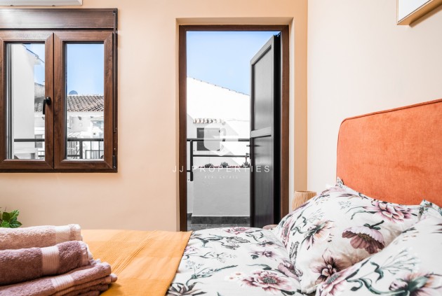 Resale - Apartment / flat -
La Mata - Costa Blanca