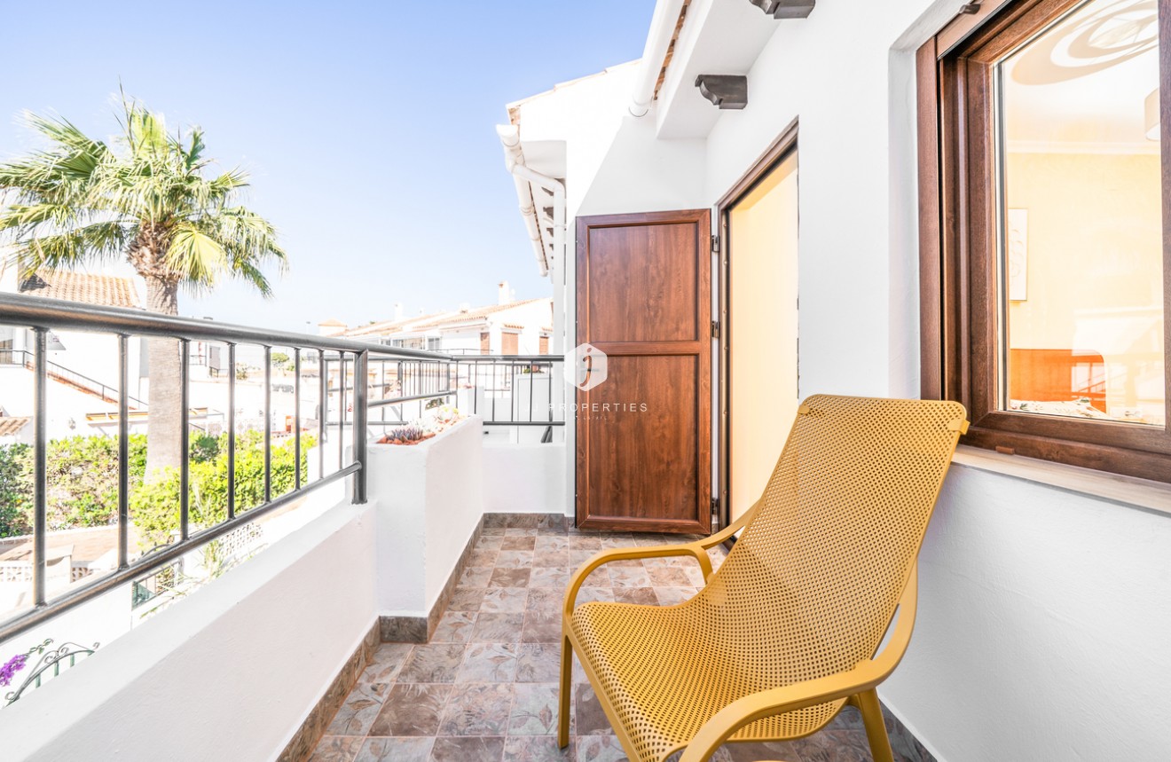 Resale - Apartment / flat -
La Mata - Costa Blanca