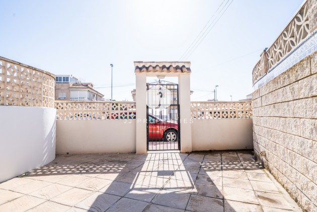 Resale - Apartment / flat -
La Mata - Costa Blanca