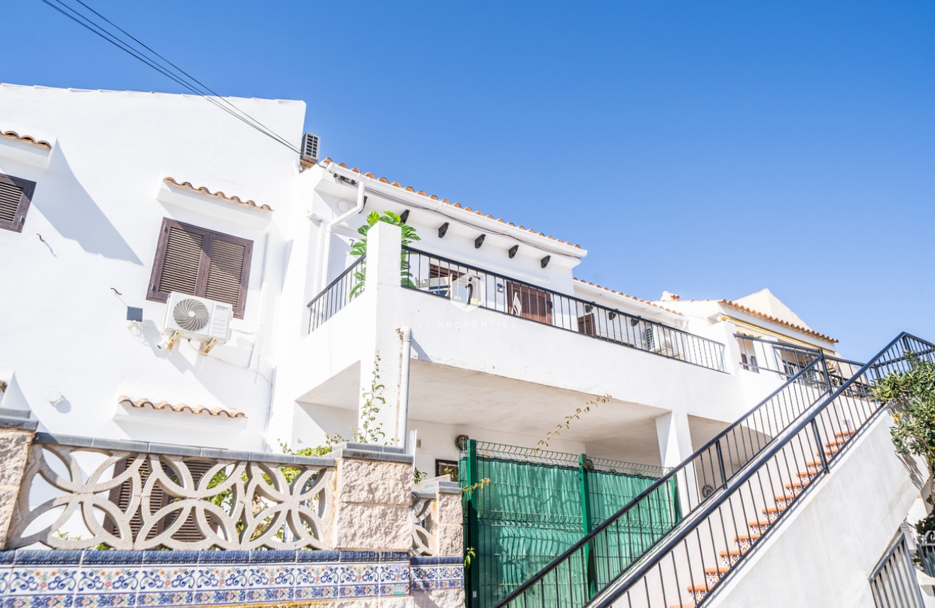Resale - Apartment / flat -
La Mata - Costa Blanca