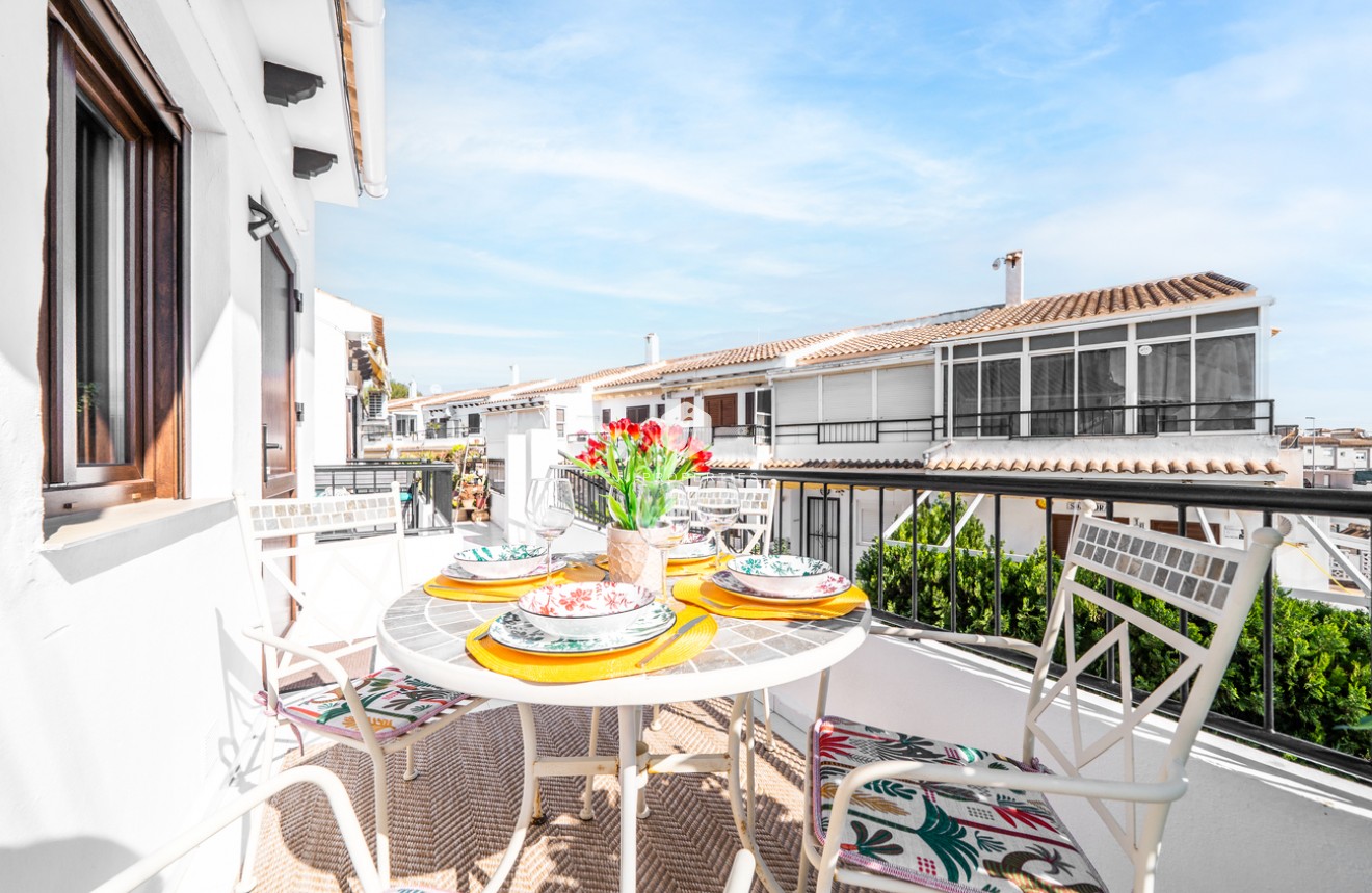 Resale - Apartment / flat -
La Mata - Costa Blanca