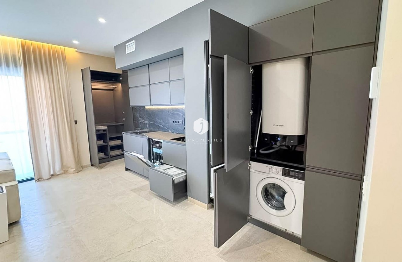 D'occasion - Appartement -
Torrevieja - Playa de los Locos