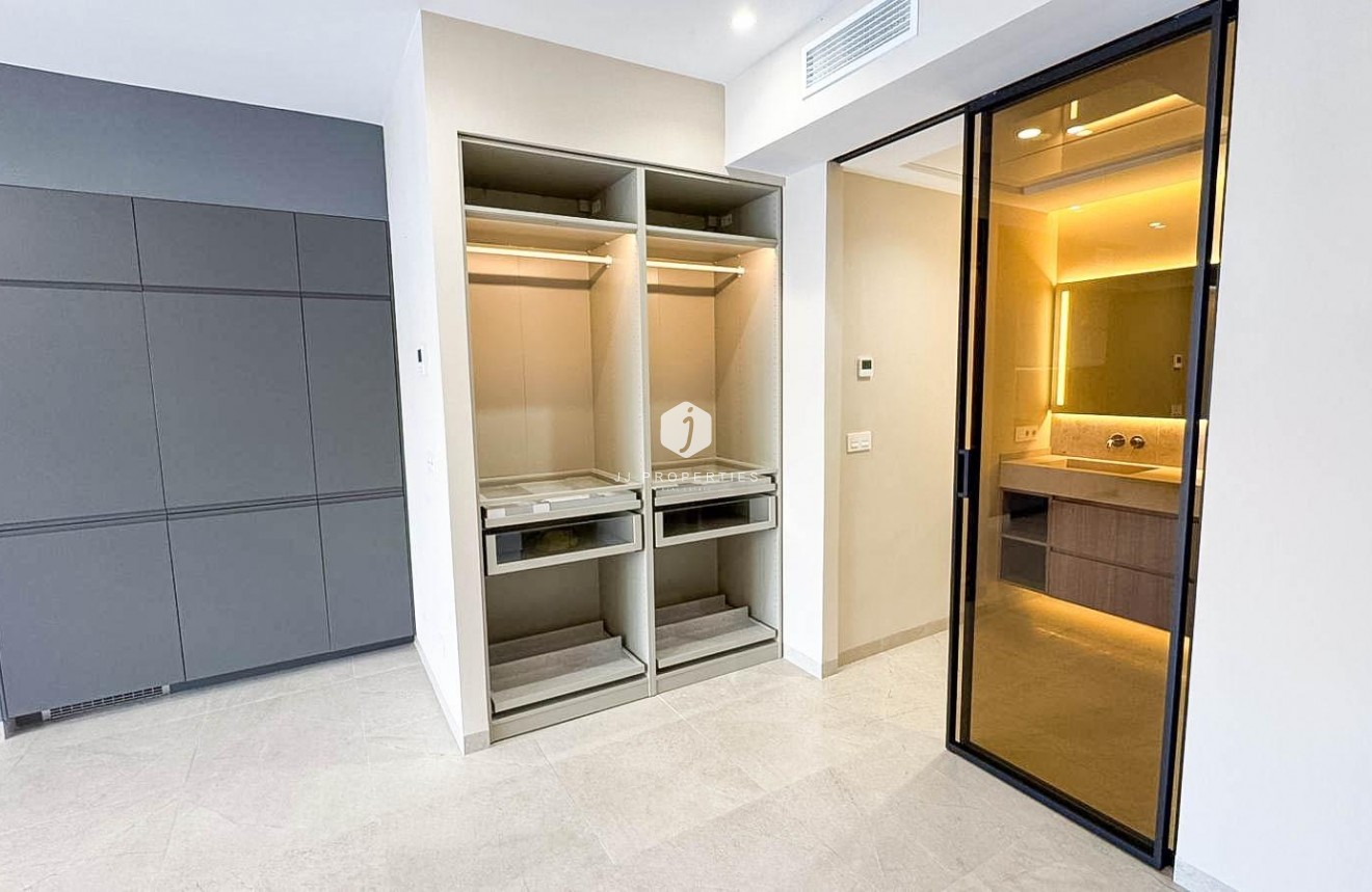 D'occasion - Appartement -
Torrevieja - Playa de los Locos