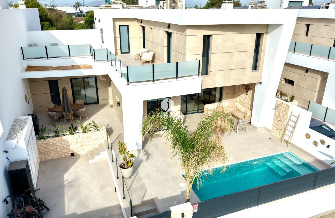 Z drugiej ręki - Villa -
Dolores - Costa Blanca