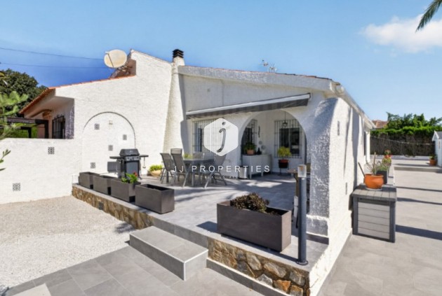 Resale - Villa -
Torrevieja - Costa Blanca