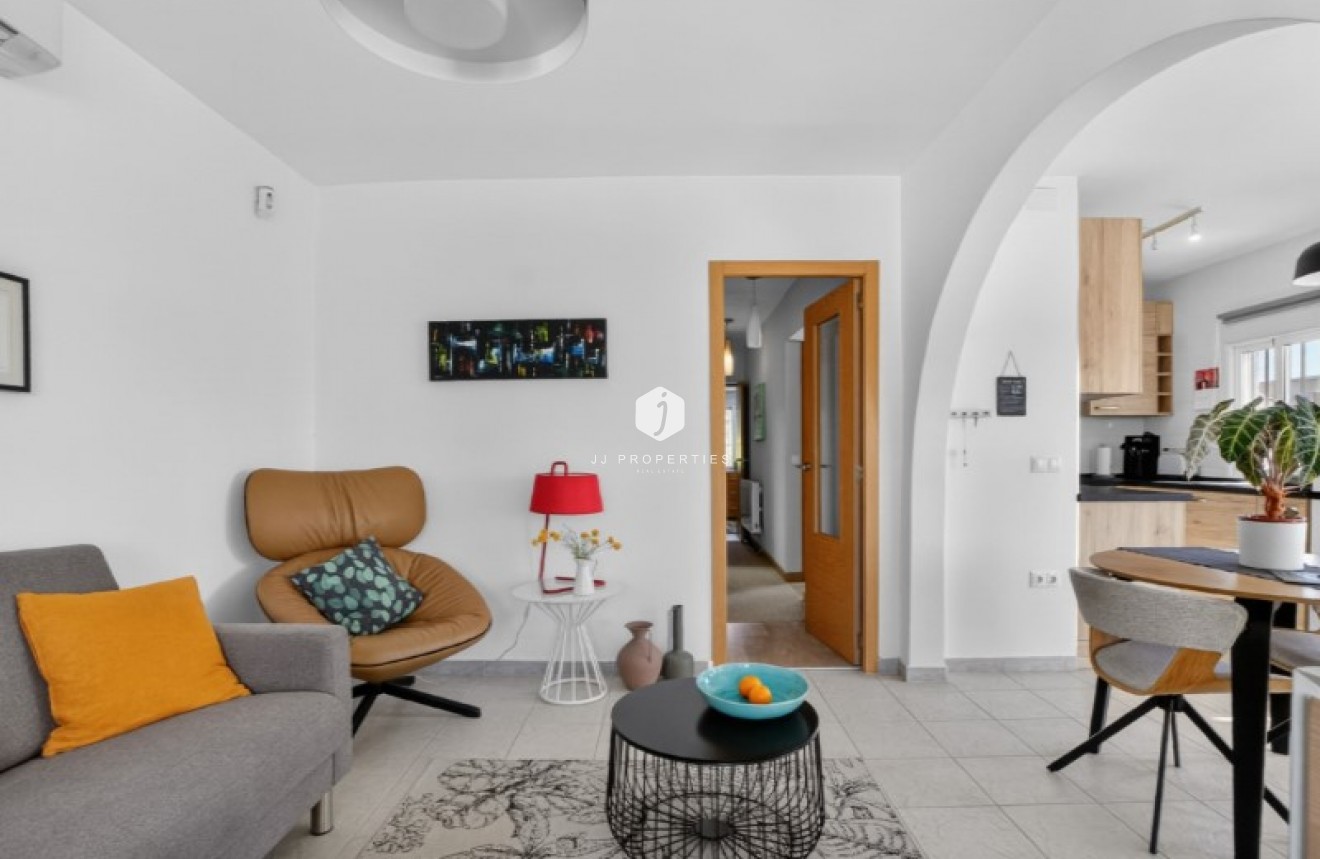 Resale - Villa -
Torrevieja - Costa Blanca