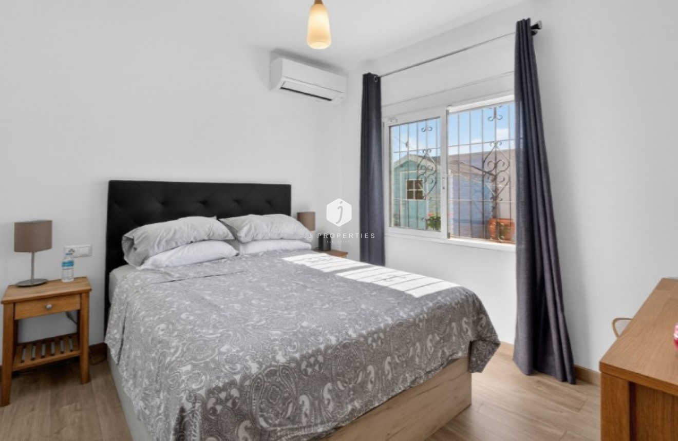 Resale - Villa -
Torrevieja - Costa Blanca