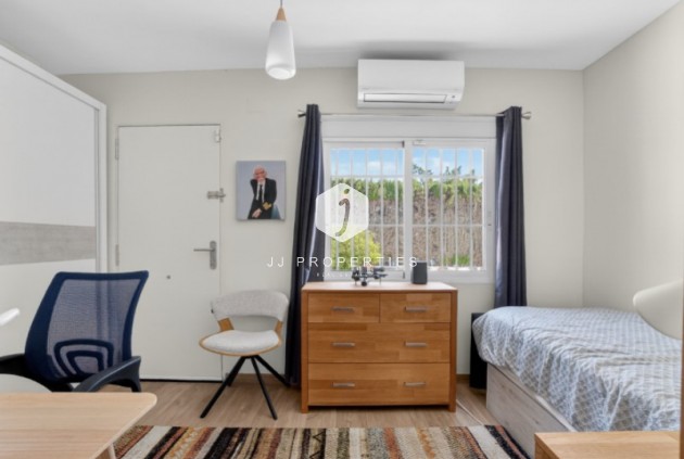 Resale - Villa -
Torrevieja - Costa Blanca