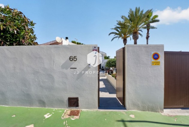 Resale - Villa -
Torrevieja - Costa Blanca