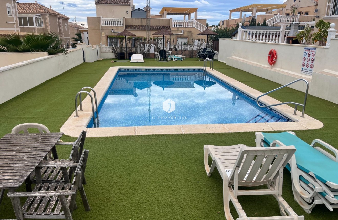 D'occasion - Duplex -
San Miguel de Salinas - Las Filipinas