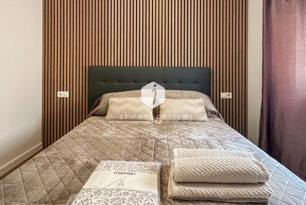 D'occasion - Duplex -
San Miguel de Salinas - Las Filipinas