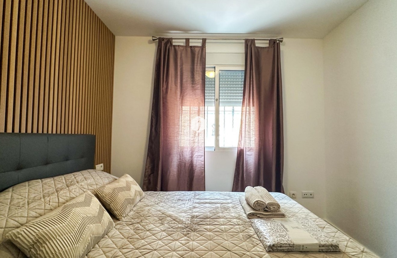 D'occasion - Duplex -
San Miguel de Salinas - Las Filipinas
