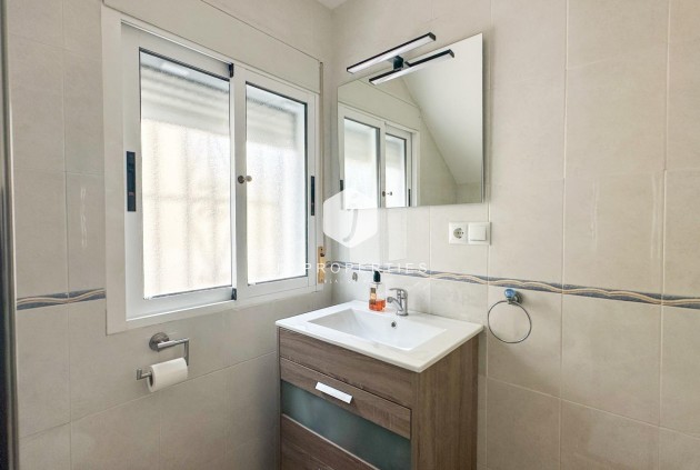 D'occasion - Duplex -
San Miguel de Salinas - Las Filipinas