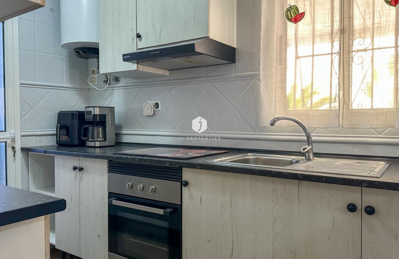 D'occasion - Duplex -
San Miguel de Salinas - Las Filipinas