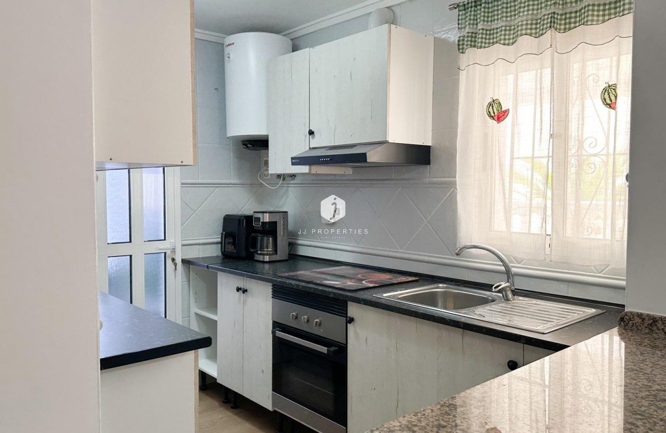 D'occasion - Duplex -
San Miguel de Salinas - Las Filipinas