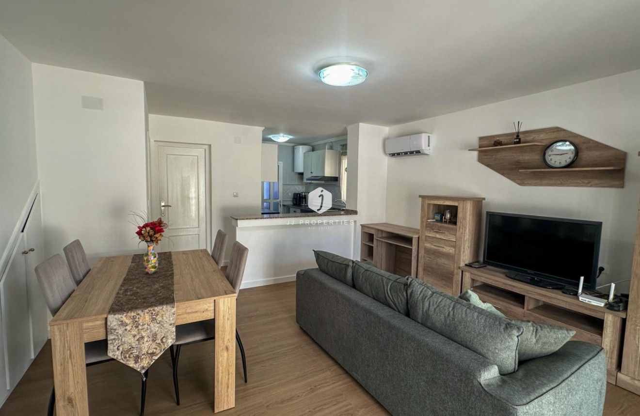 D'occasion - Duplex -
San Miguel de Salinas - Las Filipinas
