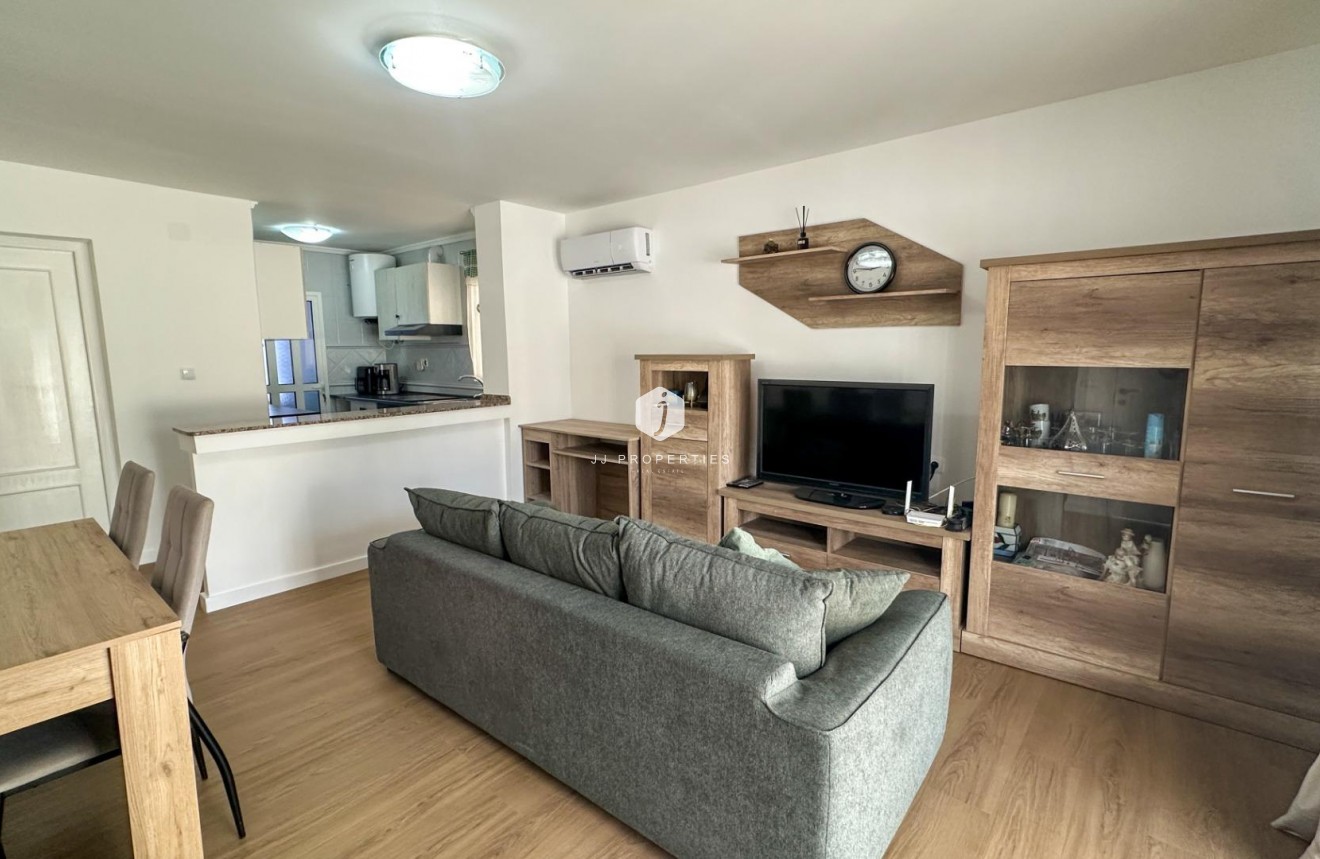D'occasion - Duplex -
San Miguel de Salinas - Las Filipinas