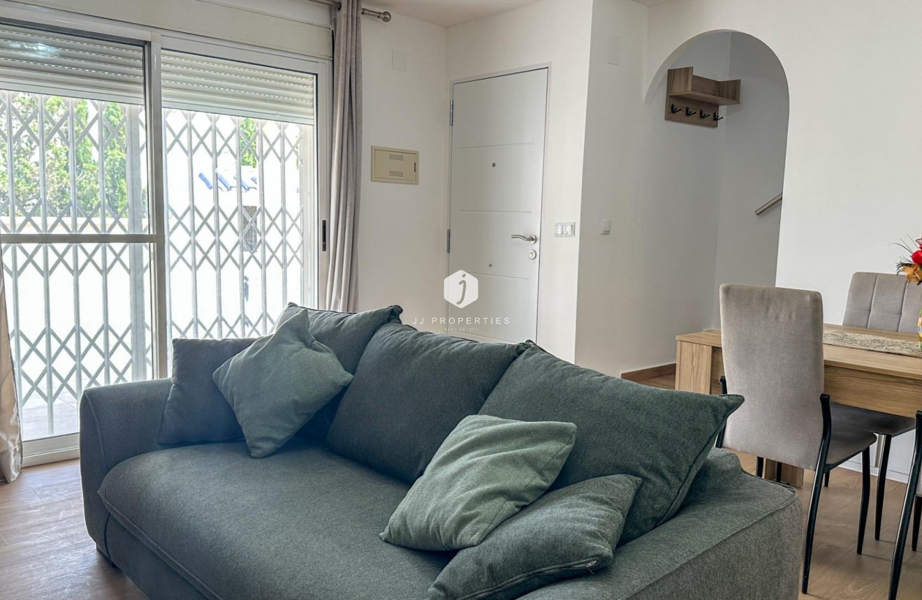 D'occasion - Duplex -
San Miguel de Salinas - Las Filipinas