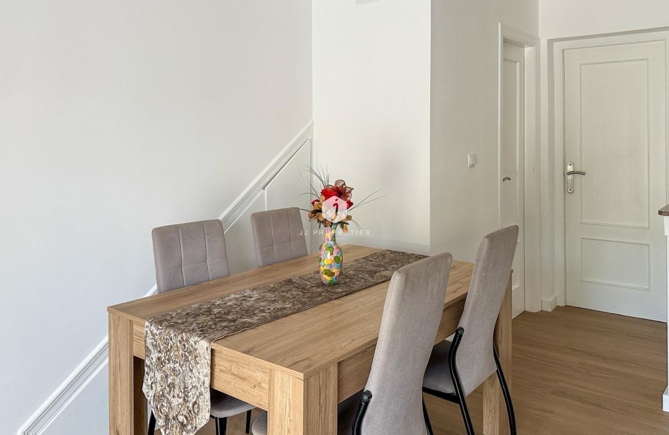 D'occasion - Duplex -
San Miguel de Salinas - Las Filipinas