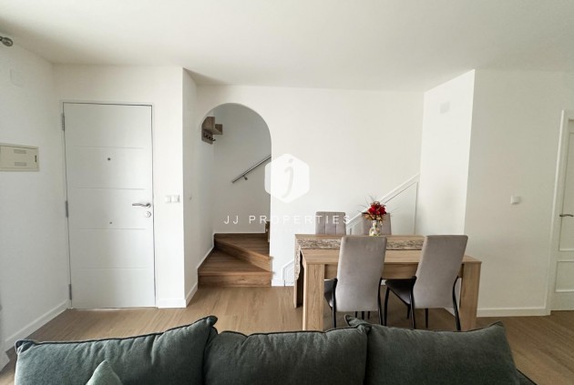 D'occasion - Duplex -
San Miguel de Salinas - Las Filipinas