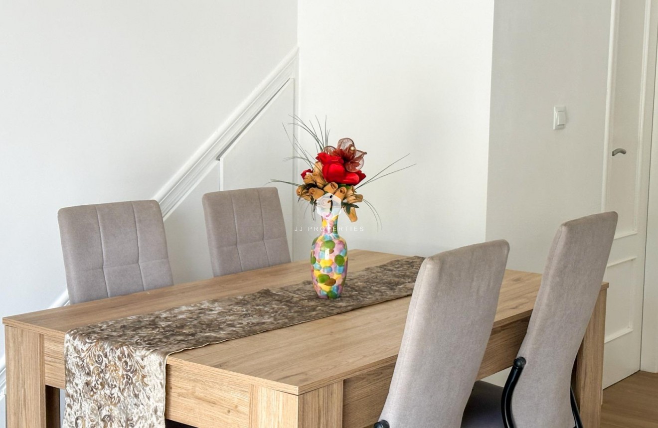 D'occasion - Duplex -
San Miguel de Salinas - Las Filipinas