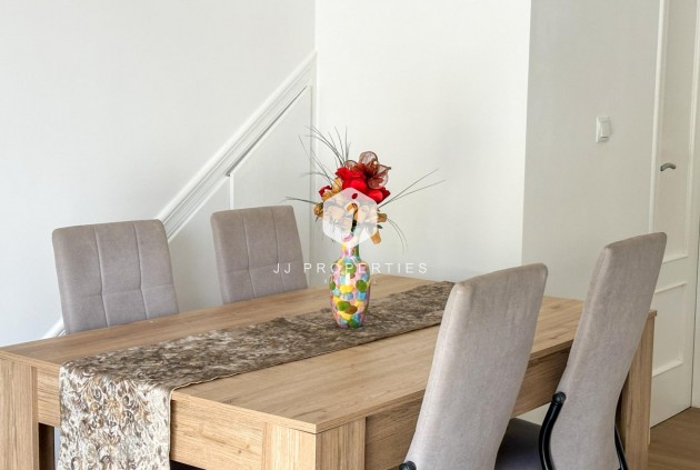 D'occasion - Duplex -
San Miguel de Salinas - Las Filipinas