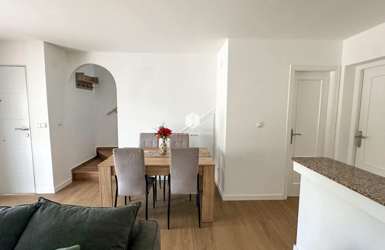 D'occasion - Duplex -
San Miguel de Salinas - Las Filipinas