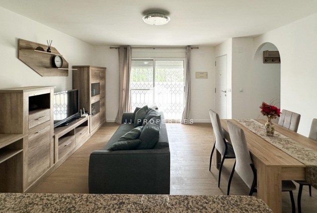 D'occasion - Duplex -
San Miguel de Salinas - Las Filipinas