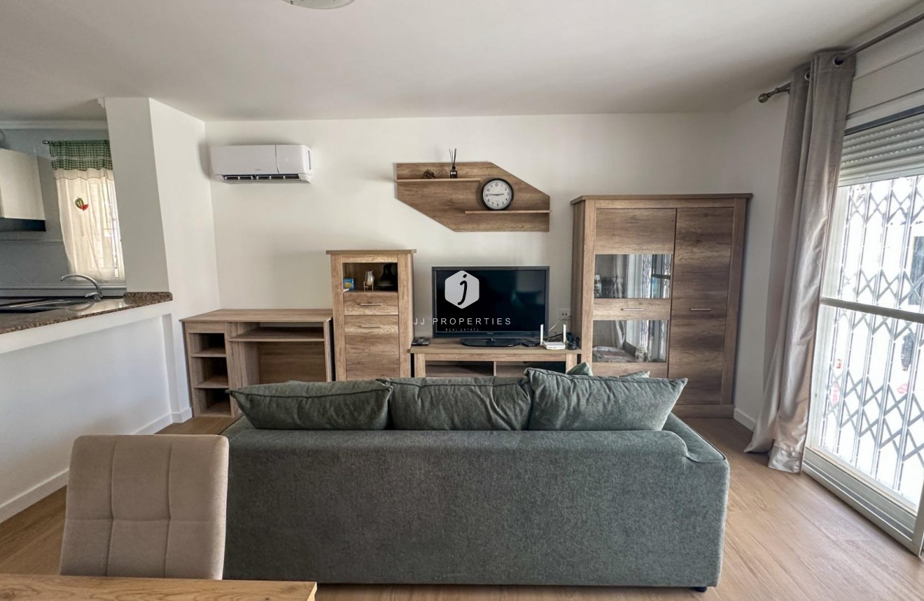 D'occasion - Duplex -
San Miguel de Salinas - Las Filipinas