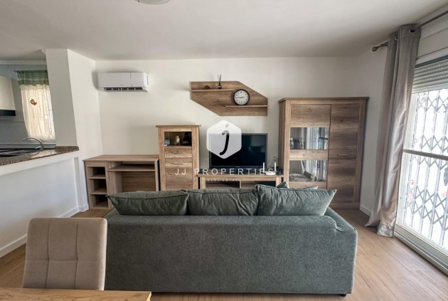 D'occasion - Duplex -
San Miguel de Salinas - Las Filipinas
