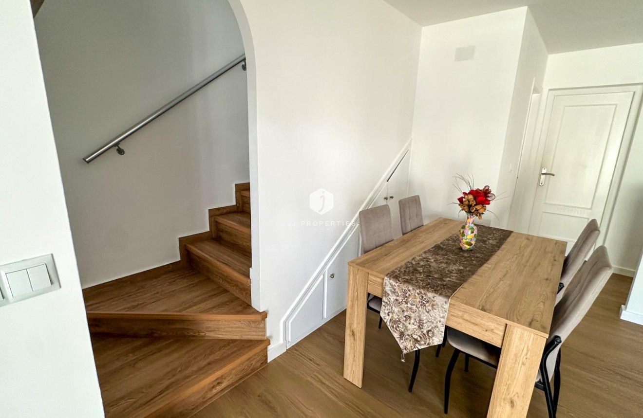 D'occasion - Duplex -
San Miguel de Salinas - Las Filipinas