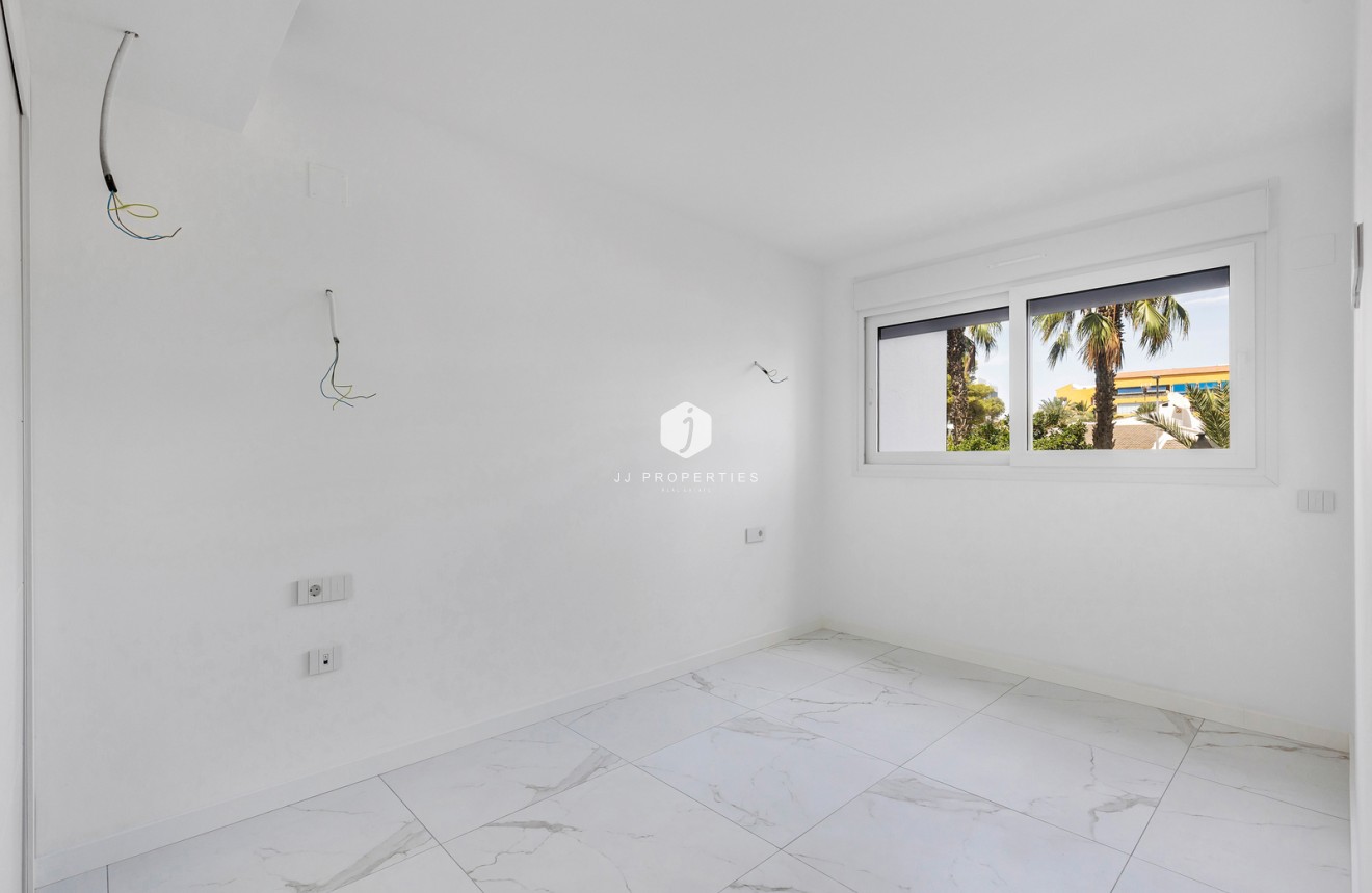 Resale - Apartment / flat -
Torrevieja - Costa Blanca