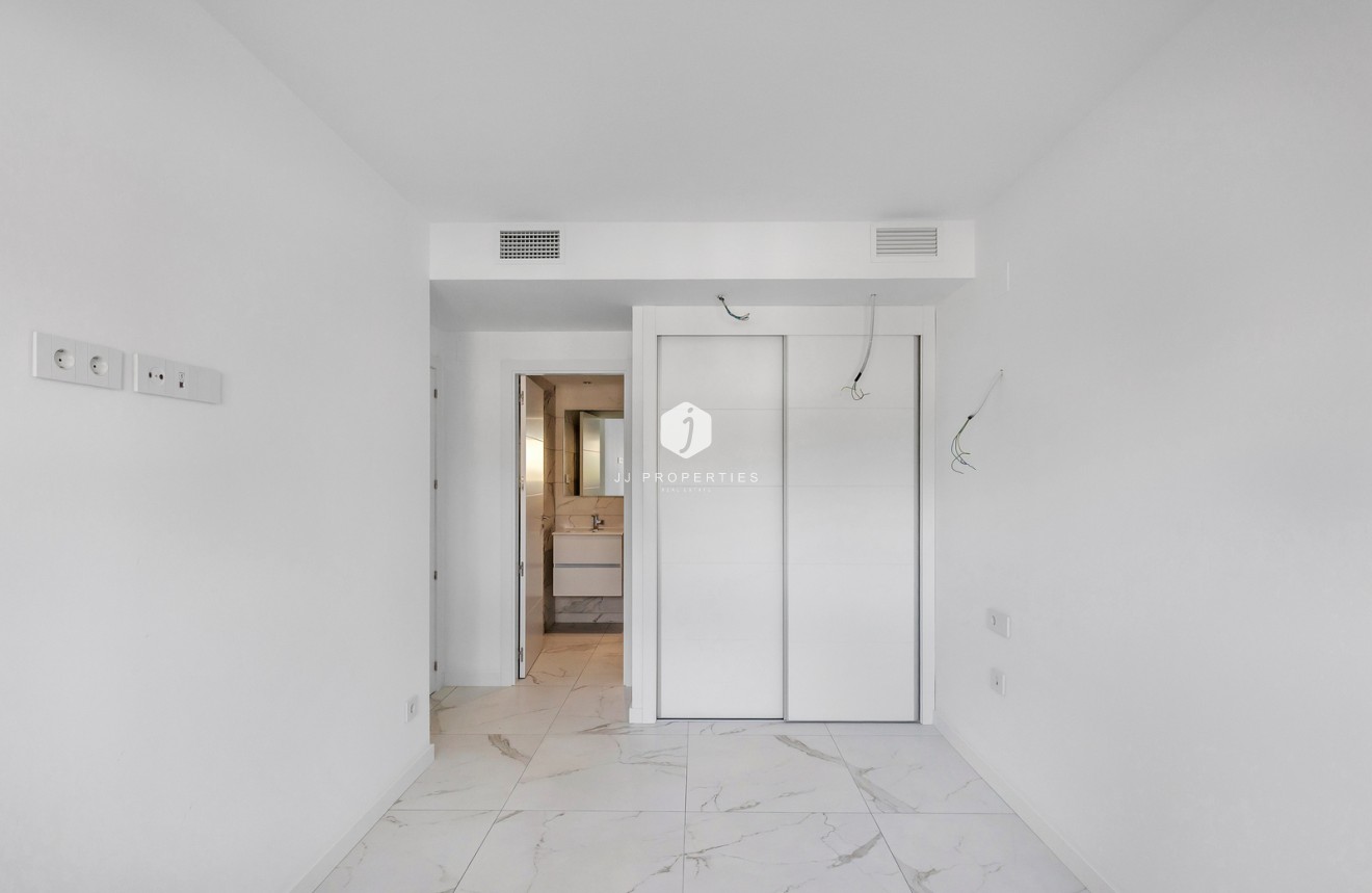 Resale - Apartment / flat -
Torrevieja - Costa Blanca