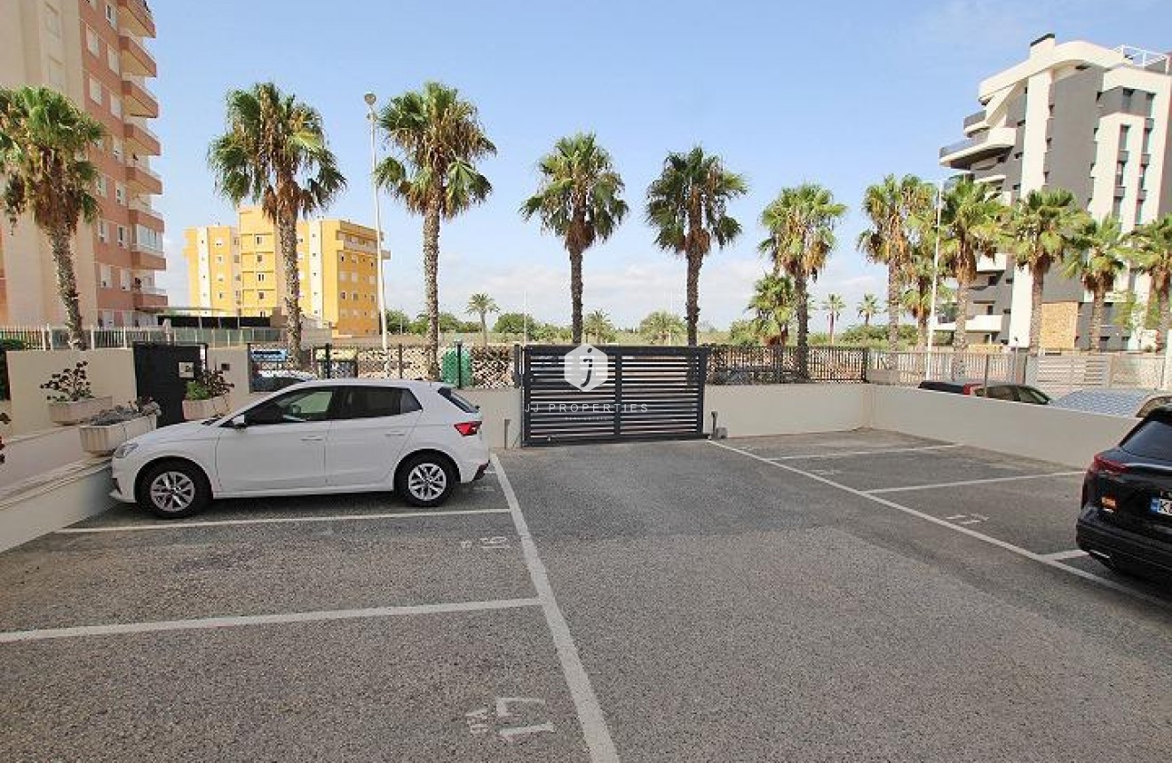 D'occasion - Appartement -
Guardamar del Segura - Avenida del Puerto