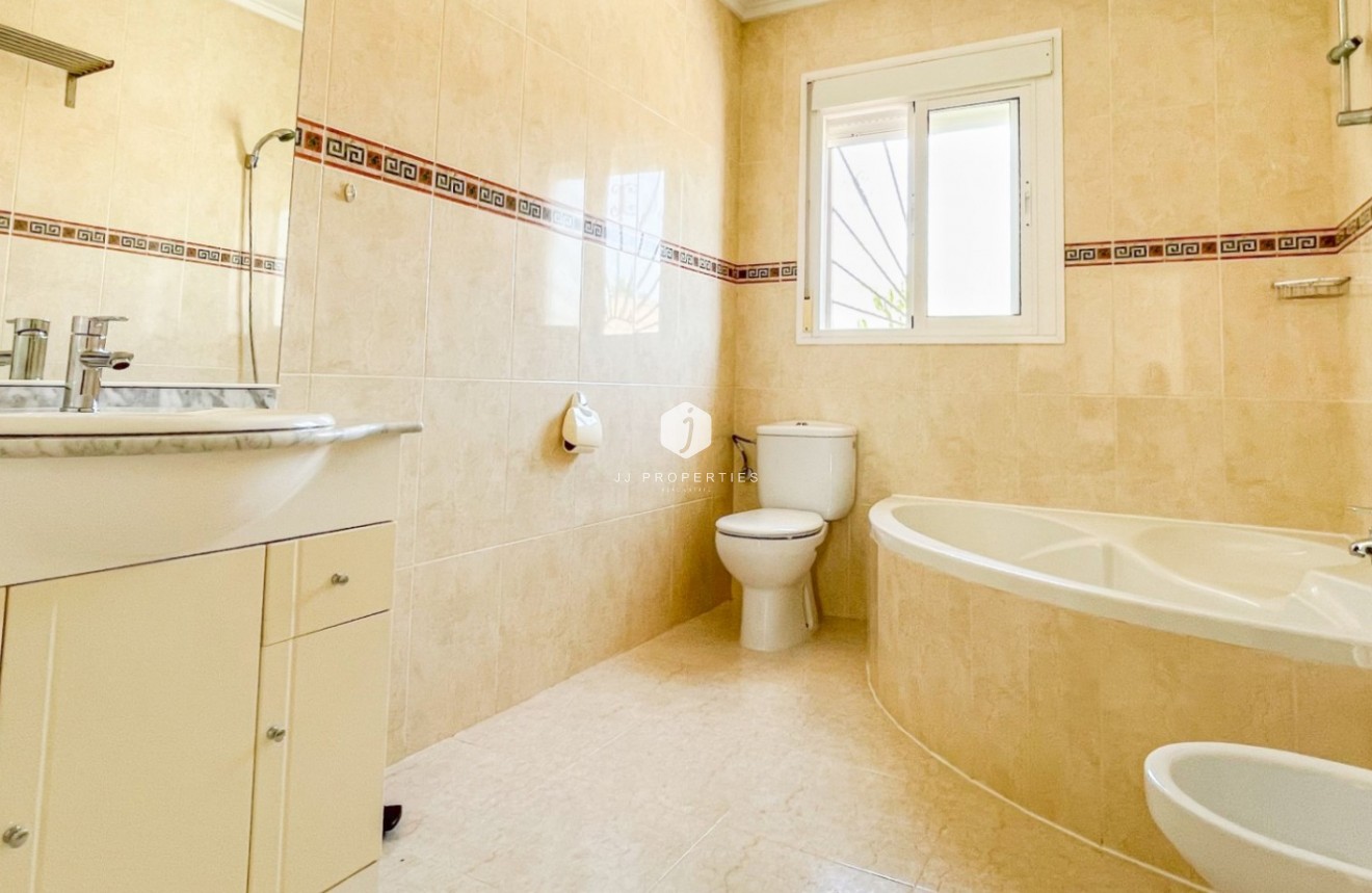 Segunda mano - Chalet -
Ciudad Quesada - Costa Blanca