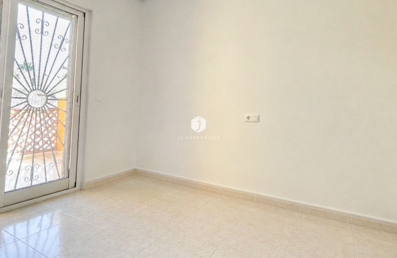 Segunda mano - Chalet -
Ciudad Quesada - Costa Blanca
